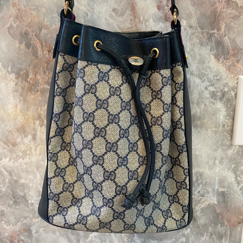 Vintage Gucci bucket bag